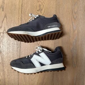 Gray and white New Balance 327